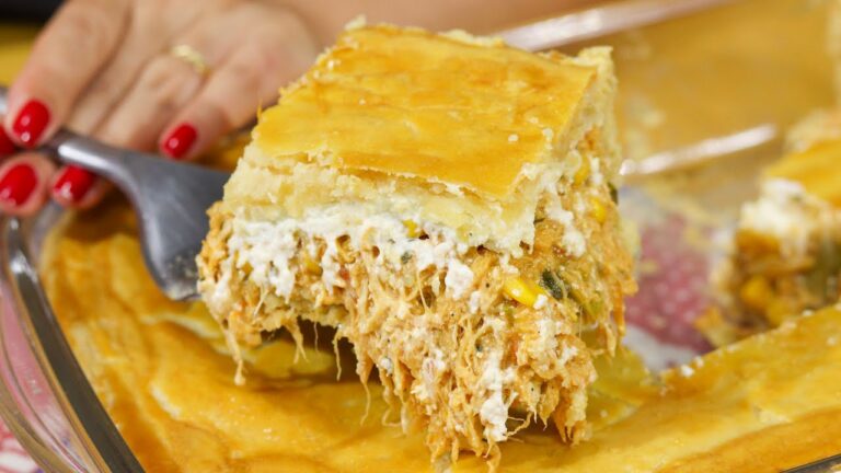 RECHEIO SUPER CREMOSO! A MASSA DESMANCHA NA BOCA! ESSA É A MELHOR RECEITA DE EMPADÃO QUE VC VAI VER!