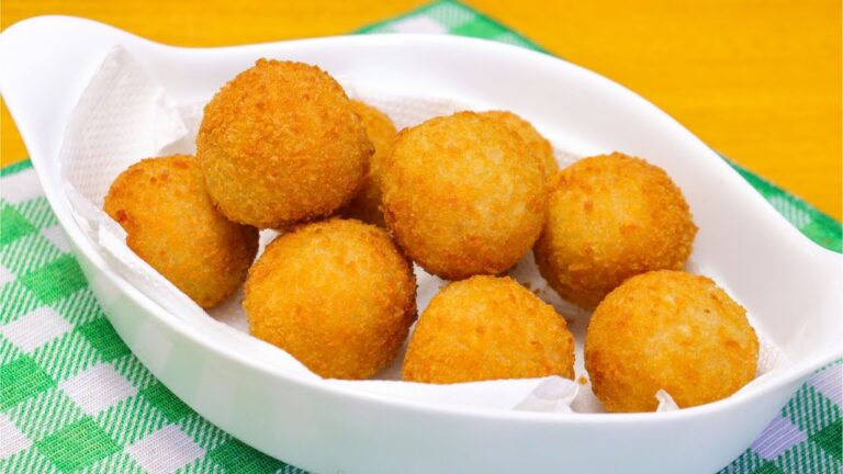 SALGADO DE QUEIJO COM PRESUNTO DIFERENTE - MAIS FÁCIL E RÁPIDO
