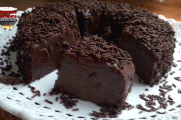 SEM FORNO E SEM GELATINA - SURPREENDA A TODOS COM ESSE BRIGADEIRÃO SUPER FÁCIL E DELICIOSA