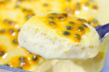 SEM GELATINA - MUITO FÁCIL - MOUSSE DE MARACUJÁ PERFEITA - SUPER CREMOSA E DELICIOSA
