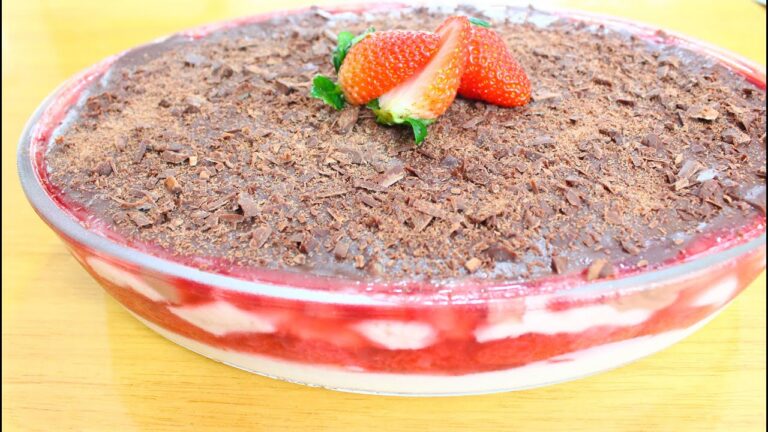 SEM GELATINA - SOBREMESA INCRÍVEL DE TÃO DELICIOSA FEITA COM MORANGOS - VOCÊ PRECISA COMER
