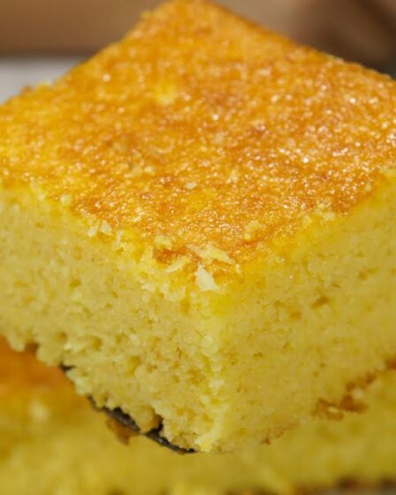 SEM TRIGO! BOLO DE MILHO FOFINHO E MOLHADINHO FEITO NO LIQUIDIFICADOR - RÁPIDO E FÁCIL
