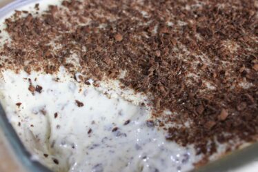 SOBREMESA DE FLOCOS MAIS FACIL - SEM FOGO E SEM GELATINA - O SABOR DESSA SOBREMESA VAI IMPRESSIONAR