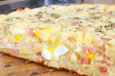 TORTA CREMOSA DE LIQUIDIFICADOR - RECEITA FÁCIL E PRÁTICA PARA O LANCHE