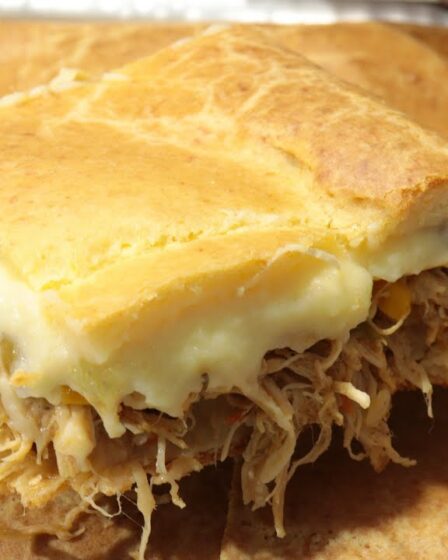TORTA DE FRANGO CREMOSO COM RECHEIO PERFEITA DE FRANGO COM CATUPIRY | A MELHOR QUE VOCÊ JÁ COMEU