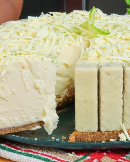 TORTA DE LIMÃO COM CHOCOLATE BRANCO | FACIL E MUITO CREMOSA PARA O NATAL | SOBREMESA FACIL DE NATAL