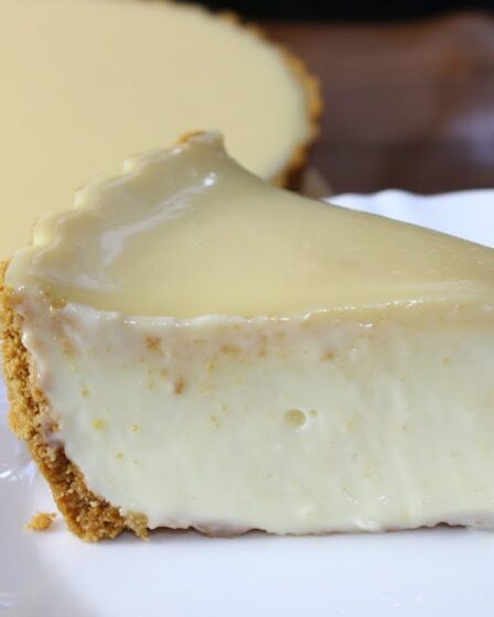 TORTA DE LIMÃO FÁCIL - ESSA SOBREMESA É DE DEIXAR QUALQUER UM BABANDO!