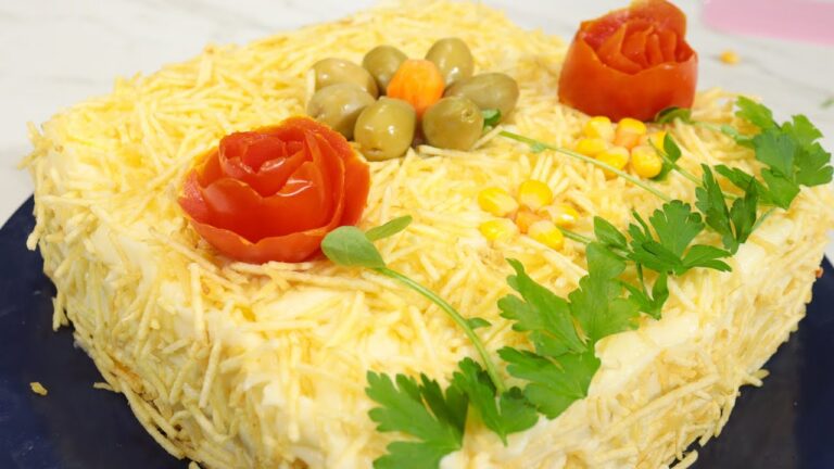TORTA SALGADA DE FRANGO MUITO CREMOSA - APOSTO QUE VOCÊ JÁ COMEU QUANDO ERA CRIANÇA
