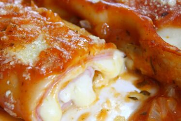 UMA MARAVILHA FEITA COM MASSA PRONTA - SUPER FACIL E RÁPIDO - CANELONE MEGA DELICIOSO - PERFEITO