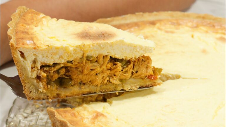 Veja o que deixa esse TORTA de FRANGO tão ESPECIAL - Receita de Ano Novo - Quiche de frango CREMOSA