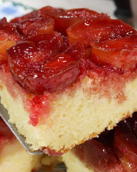 VOCÊ AINDA NÃO COMEU UM BOLO DE MAÇA COMO ESSE! ME ENCANTEI COM O RESULTADO DESSE BOLO MAÇÃ DO AMOR