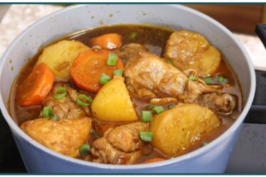 VOCÊ JÁ COMEU FRANGO FRITO COM LEGUMES ASSIM? | FRANGO COM LEGUMES | Nandu Andrade
