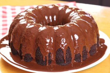 VOCÊ NÃO VAI ACREDITAR QUE ESSE BOLO DE CHOCOLATE É SEM TRIGO E SEM LACTOSE - FÁCIL E DELICIOSO