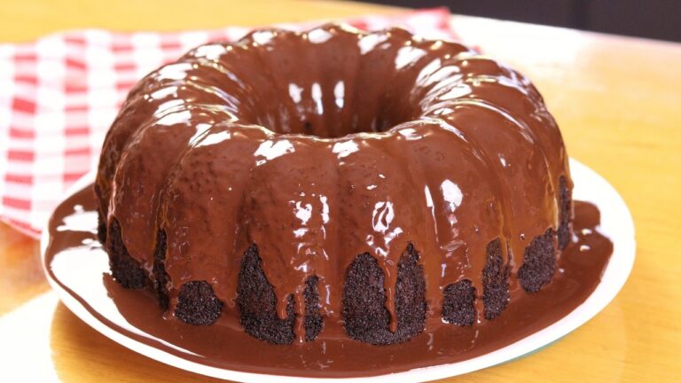 VOCÊ NÃO VAI ACREDITAR QUE ESSE BOLO DE CHOCOLATE É SEM TRIGO E SEM LACTOSE - FÁCIL E DELICIOSO