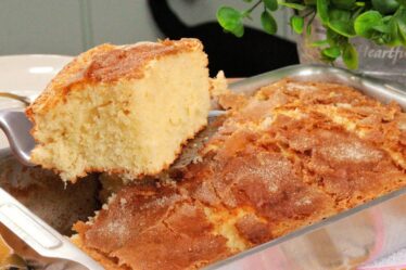 VOCÊ PRECISA PROVAR ESSE BOLO SEM TRIGO! BOLO DE ARROZ FACIL QUE FICA MEGA FOFINHO E DELICIOSO