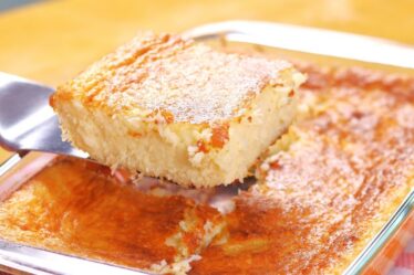 VOCÊ VAI QUERER TODO DIA ESSSA COCADA DE LEITE CONDENSADO CREMOSA DE FORNO - FACIL